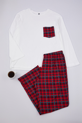 Trendyol Curve Set de pijamale tricotate cu carouri albe și pantaloni - TBBAW25AI00027