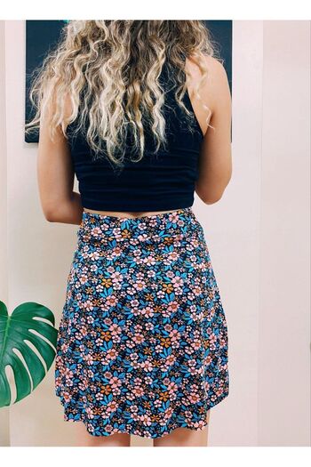 SUHIS BLUE-PINK DAISY PATTERNED SHORTS SKIRT