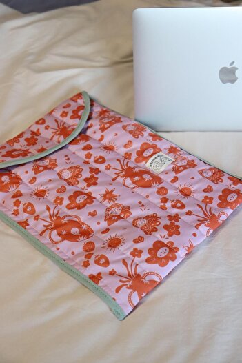 Mamma Mia Home Cottage Girl Laptop Bag - 15-16 Inch Laptop Case