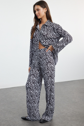 Trendyol Collection Flexible Knitted Pleat Set -OversizeCut, Multicolor, Printed Twoaw25au00093