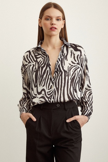 Never more Zebra Pattern V-Neck Satin Shirt