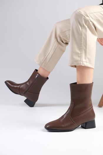 Mio Gusto Callie Brown Lined Side Zipper Blunt Toe Women's Heeled Boots