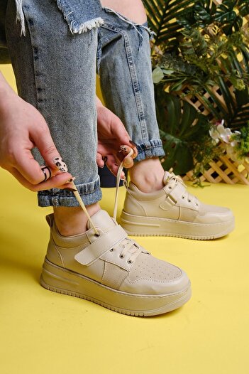 Oksit Fallon Banded Lace Up Thick Sole Air Women's Sneaker