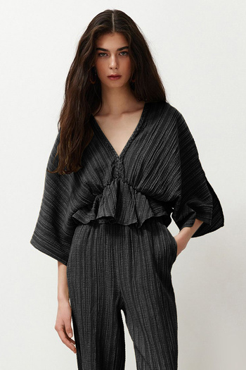 Trendyol Collection Bluză neagră din țesătură texturată TWOSS24BZ00480