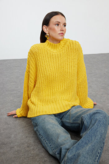 Trendyol Collection Soft Textured Yellow Crop Knitwear Sweater - Thick Knit Detailed TWOAW25KZ00061