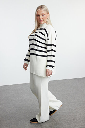 Trendyol Curve Ecru Striped Knitwear Bottom-Top Suit Tbbaw25Cp00006