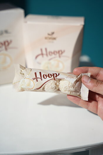 KONAK Hoop Gofret Tüm Badem Dolgulu Hindistan Cevizi Topları 12 Adet X 27 gr