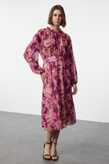 Trendyol Collection Imprimeu animal roz - țesut de iarnă cu căptușeală rochie maxi cu deschidere în talie TWOAW25EL00179