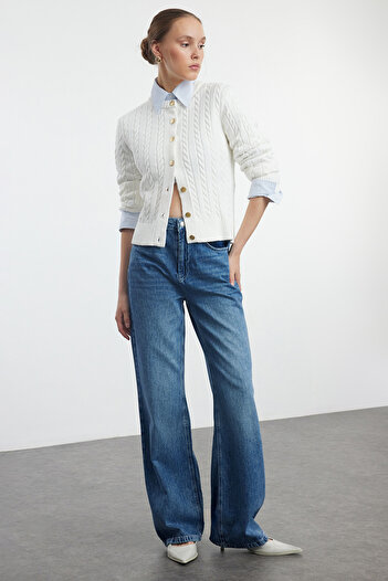 Trendyol Collection Jeansy z wysokim stanem i szerokimi nogawkami w kolorze niebieskim - TWOAW25je00144