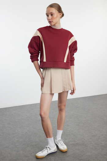 Trendyol Collection Hanorac tricotat blocat, roșu Claret, cu decolteu crew - Regular Fit TWOAW25SW00042