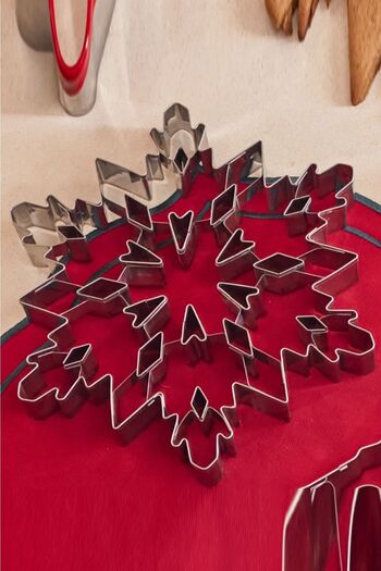 Karaca New Year Christmas Snowflake Cookie Mold