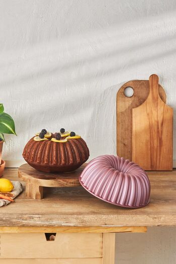 Karaca Mold pentru tort din fontă roz feliat Cake Pro
