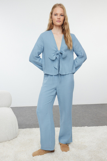 Trendyol Collection Set pijamale țesute din muselină - albastru, 100% bumbac, detaliu solid pentru legare THMAW25PT00197