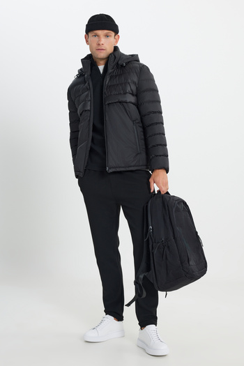 AC&Co / Altınyıldız Classics Μαύρο ανδρικό παλτό - Standard Fit, κουκούλα, γιακάς και πλαϊνές τσέπες