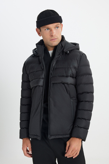 AC&Co / Altınyıldız Classics Μαύρο ανδρικό παλτό - Standard Fit, κουκούλα, γιακάς και πλαϊνές τσέπες