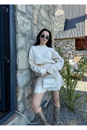 HARMONY GLOBAL Asmer Ecru Knitwear Set with High Waist and Mini Skirt - Oversize Sweater, Pleated 5157