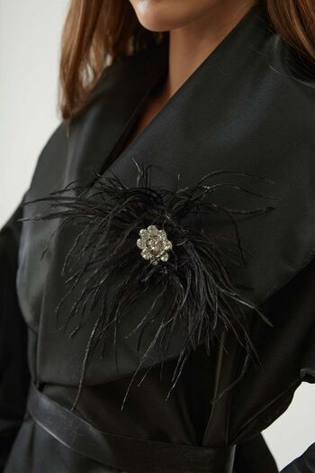 Hooopstore Black Caftan - Feather Brooch Detailed