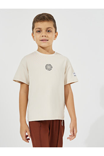 Styli Oversized Printed T-Shirt & Pintuck Detail Joggers Set