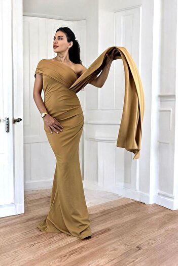 ALFUDO Moda Collection Ewo Mor Renk Kuyruklu Tek Omuz Abiye Elbisesi