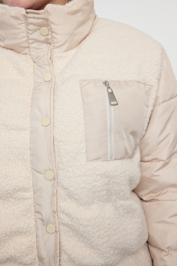 Trendyol Curve Ecru Regular Fit Boucle Coat - Λεπτομέρειες τσέπης TBBAW25AW00012