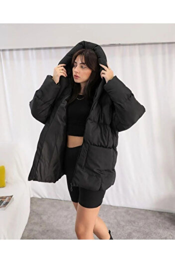eybetsa Siyah Renk Kapüşonlu Önden Cepli Oversize Kadın Şişme Mont