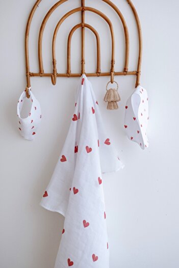 Lilabio 100% Organic Cotton Double Layer Heart Patterned Muslin Cover Set (100X100 Muslin-Triangle Bib-Shoulder Cloth)