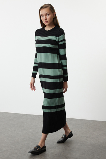 Trendyol Modest Black Khaki Color-Blocking Ribbed Knit Knitwear Dress Tctaw25Eb00040
