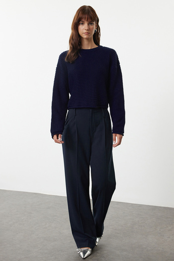 Trendyol Collection Široký střih Navy Blue Crop Knitwear Svetr - Twoaw23Kz01193