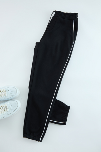 Trendyol Collection Black Piping Thick Sweatpants - Regular Cut TMNAW25EA00001