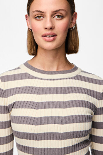 PIECES Scarce Fabric PullOver fOr WOmen - SOlid and Striped, O-Neck, Regular Shoulders