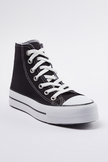 TRENDYOL SHOES Černé šněrovací dámské vysoké tenisky TAKAW25SN00000