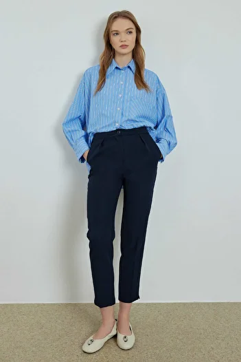 Hooopstore Navy Blue Carrot Cut Iron Trace Trousers