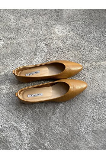LA PASSION Genuine Leather Glazed Toe Tan Ballet