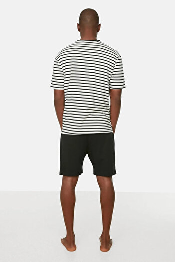 Trendyol Collection Černé letní pyžamové soupravy Regular Fit s šortkami - THMSS21PT0691