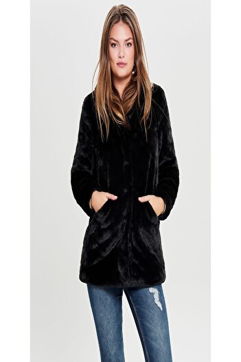 ONLY 15164600 Feathered 2 Pocket Plush Coat with Snap Fasteners on the Front