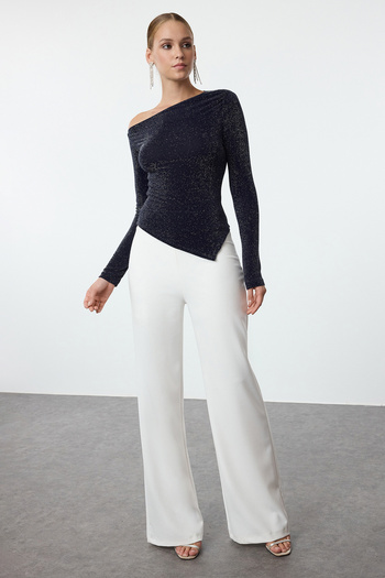 Trendyol Collection Námořnická modrá asymetrický límec třpytivá pletená elegantní/večerní párty halenka TPRAW25BZ00018