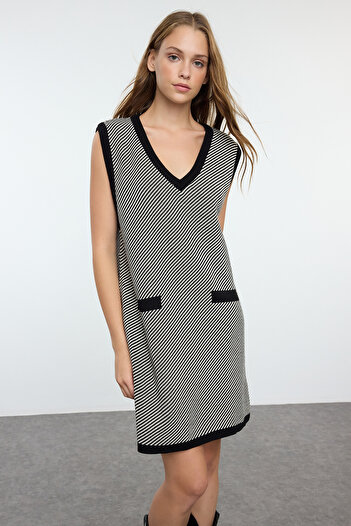 Trendyol Collection Color Blocked Black Mini Knitwear Dress - Twoaw25El00073