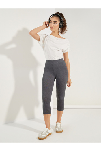 Styli Elastic Waistband Basic Capri Length Leggings