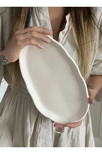 Elada Beton Long Oval Plate - Decorative and Stylish Design