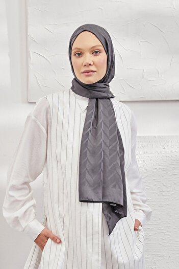 ARMANDA Smoked Jacquard Zigzag Patterned Shawl