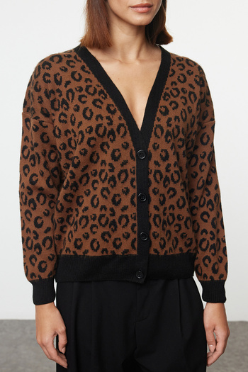 Trendyol Collection Ζακέτα με μαλακό πλεκτό λεοπάρ - Μαύρη TWOAW25HI00330