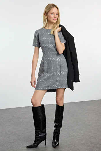 Trendyol Collection Tweed Weaving - ίσιο καρό φόρεμα ανθρακί TWOAW24EL00698