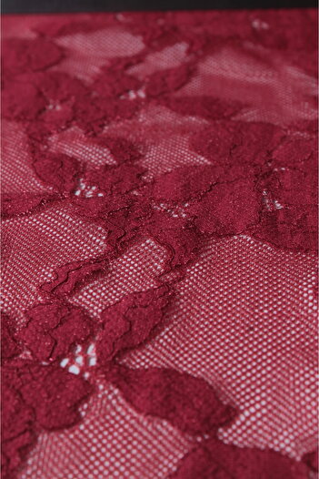 ÖZPAŞ TEKSTİL VE AKSESUAR Lycra Lace Red Delicate Flowers 22cm