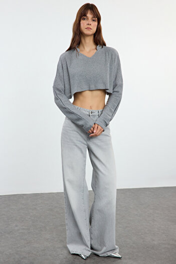 Trendyol Collection SVĚTLE ŠEDÁ úpletová blůza Super Crop s dlouhým rukávem, pletená - TWOAW21BZ1213