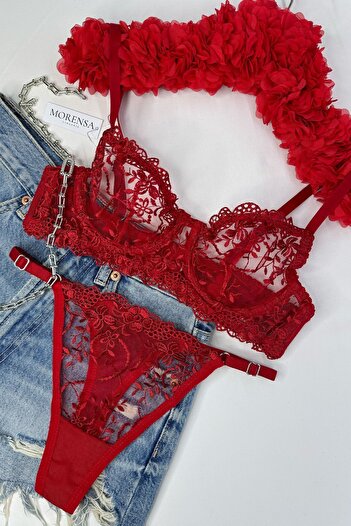 Morensa Red Floral Patterned Underwire Bra and Lingerie Set