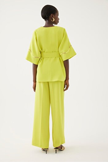 Exquise Three-Quarter Sleeve Jacket