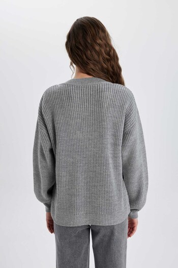 DeFacto V-Neck Oversize Knitwear Sweater