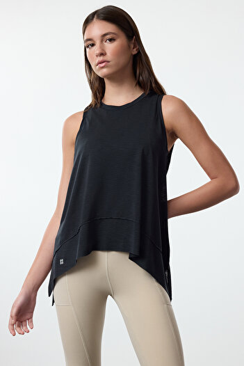 Trendyol Collection Czarny, odblaskowy, sportowy top do jogi Micro Yoga - Thmaw25Bz00006