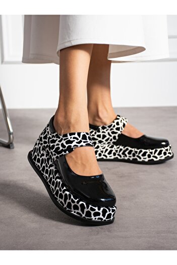 Alemdar Shoes Бели дамски мокасини Luba с шарка на зебра