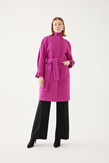 Exquise Cashmere Coat with Belt Detail